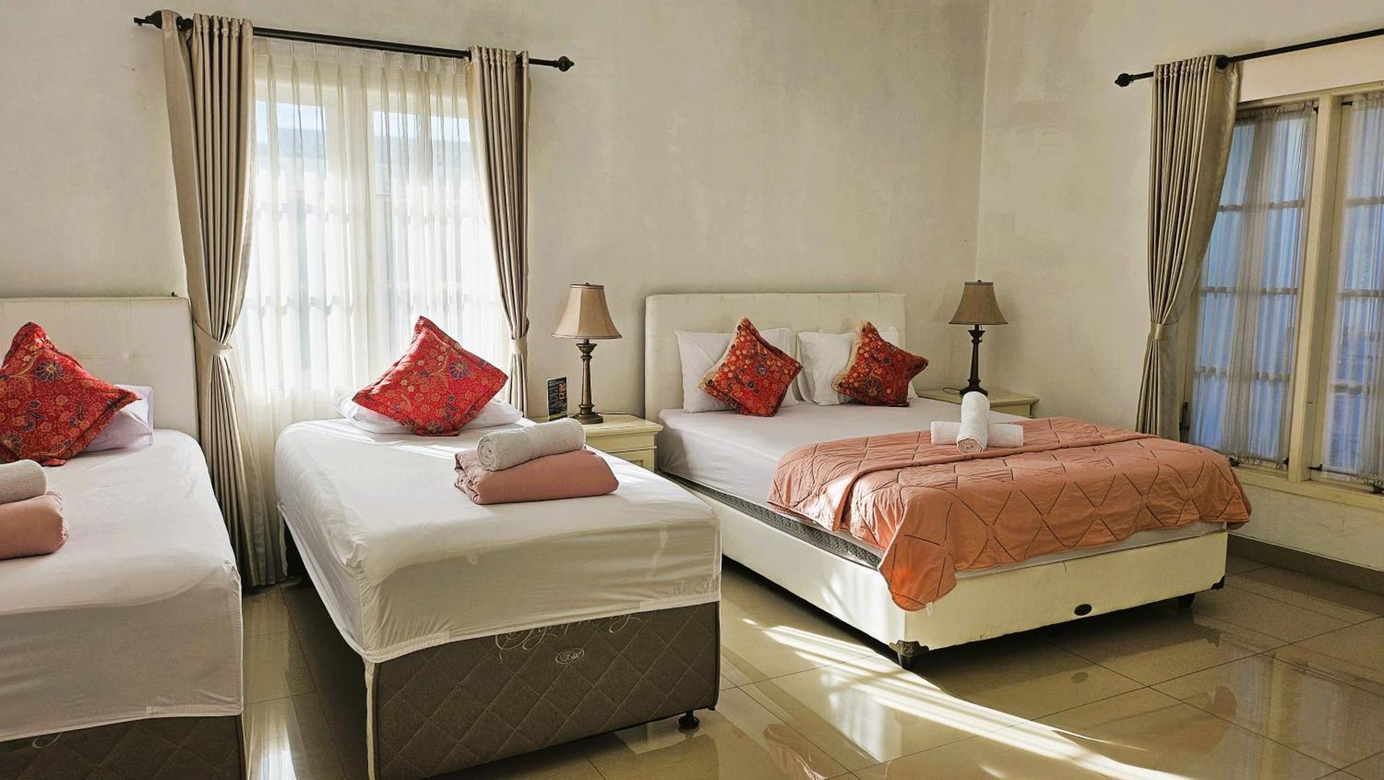 Surokarsan 9 House Yogyakarta Hotel Værelse billede